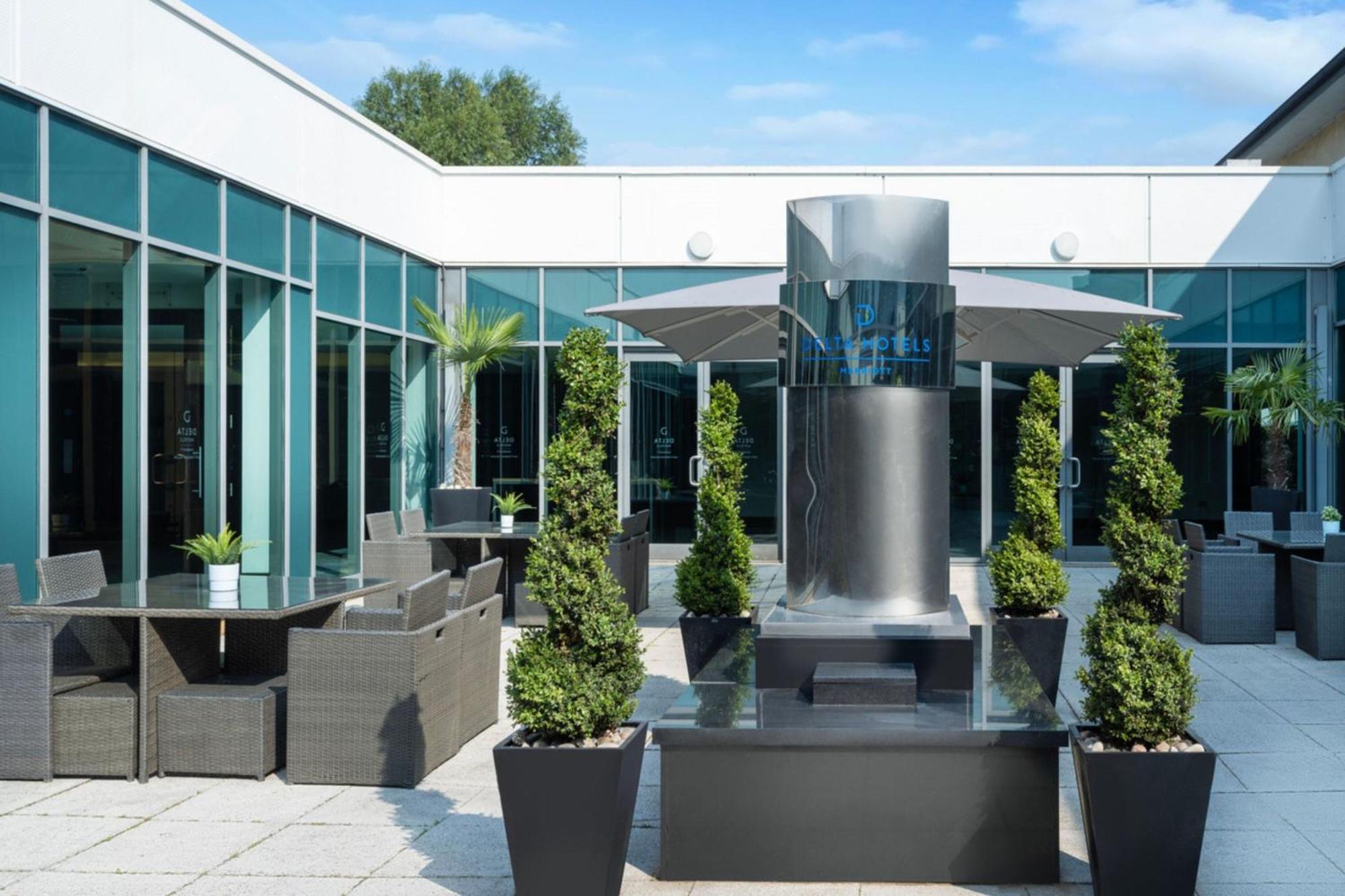 Delta Hotels Nottingham Belfry Exteriör bild