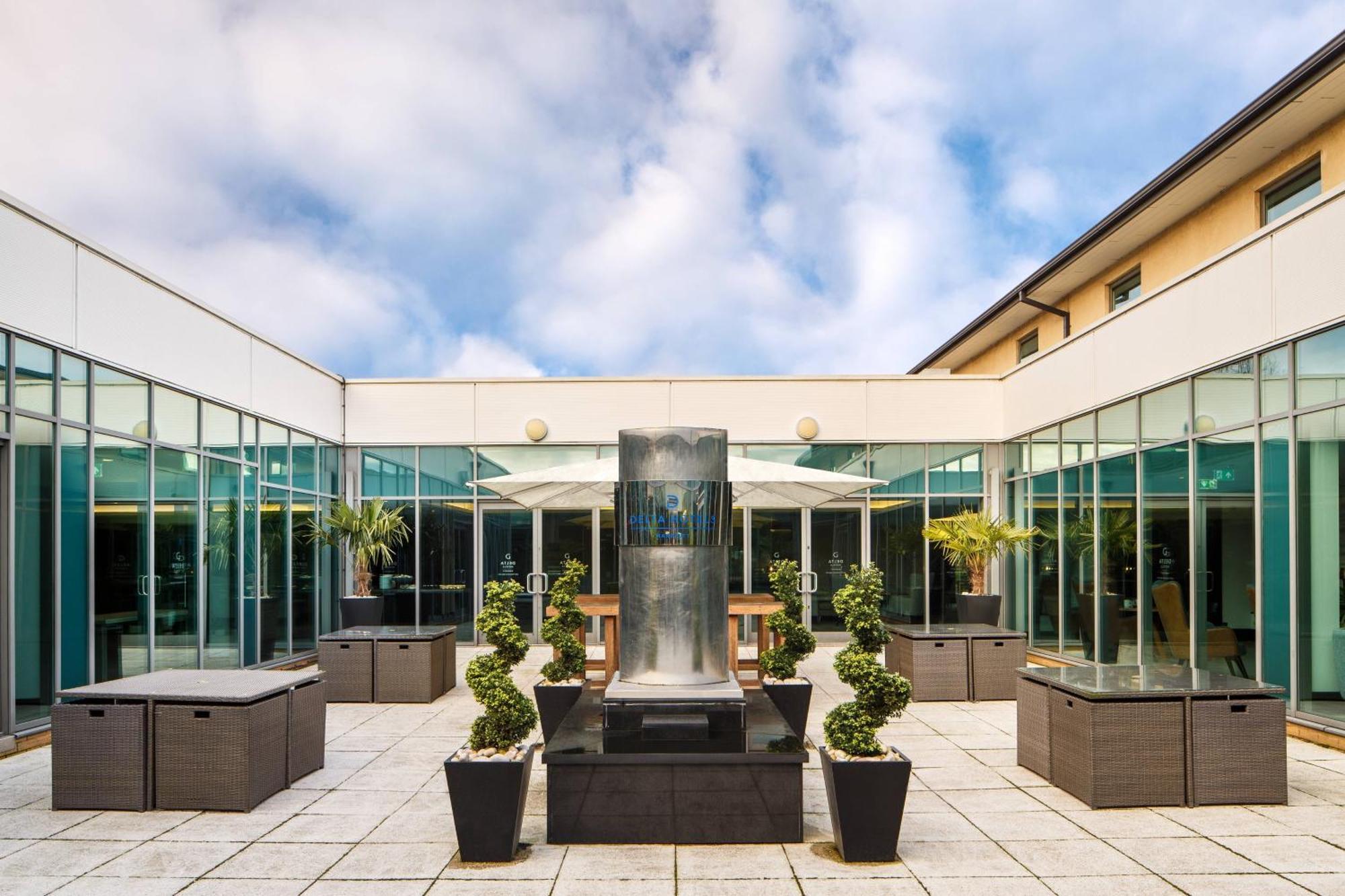 Delta Hotels Nottingham Belfry Exteriör bild